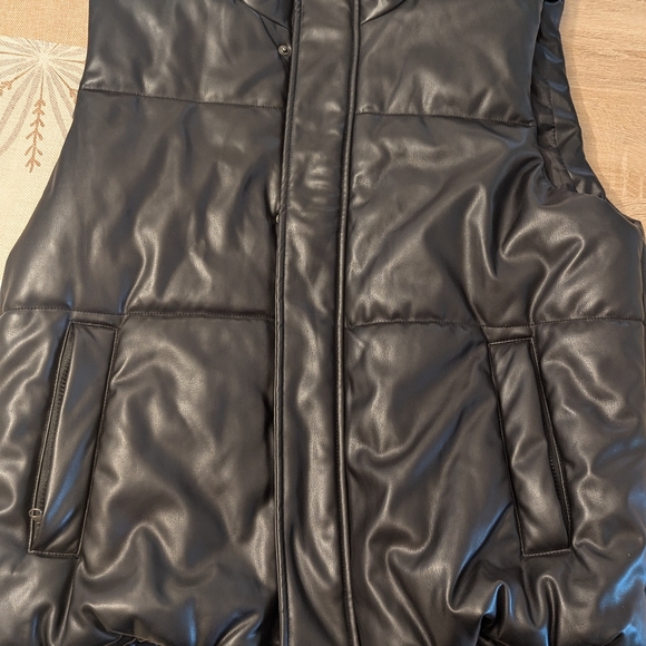 Forever 21 Men's LG Black Vest - Picture 5 of 8